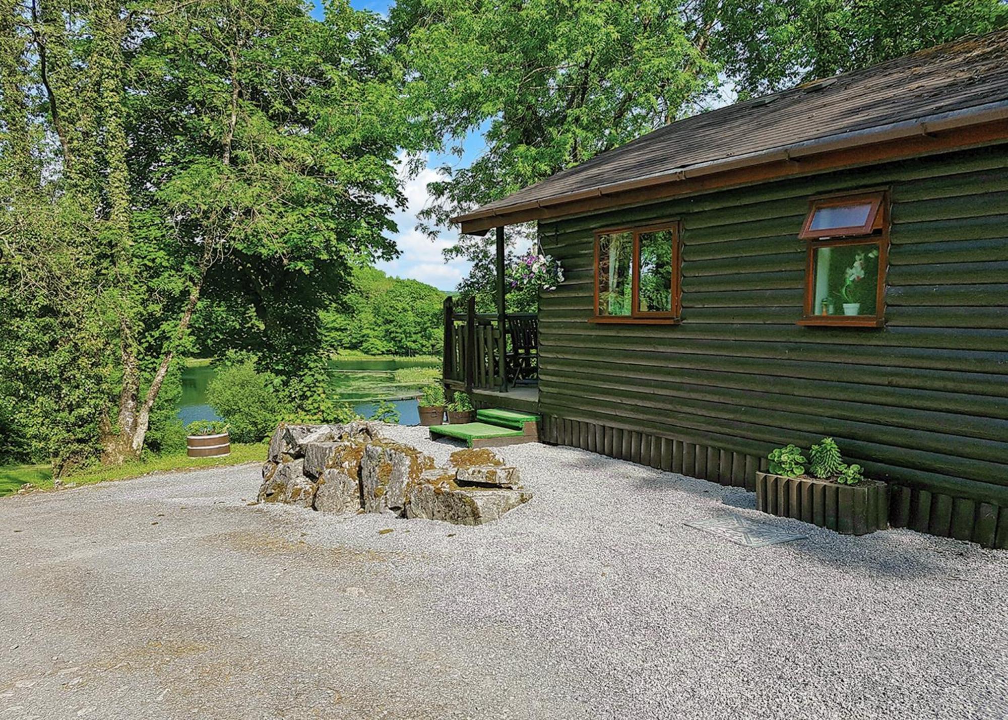 Готель Garnffrwd Park Llanddarog Номер фото