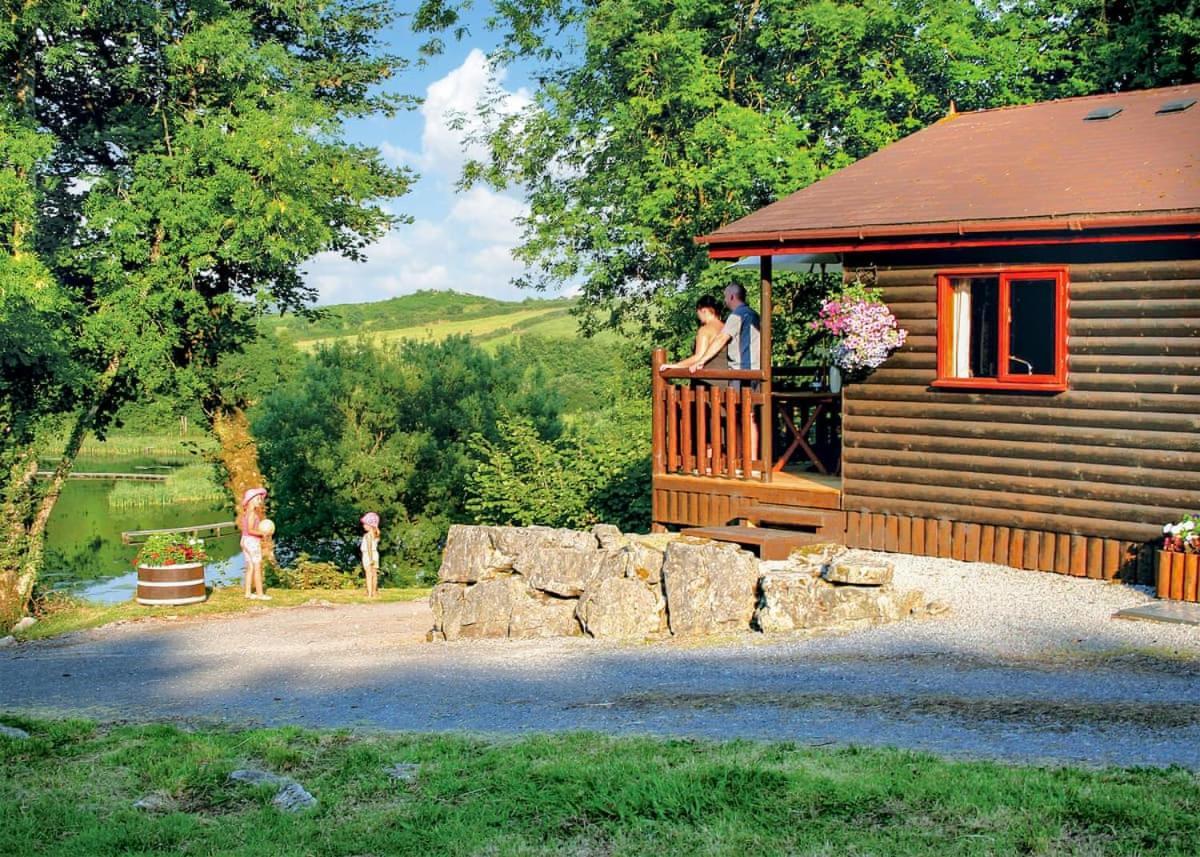 Готель Garnffrwd Park Llanddarog Екстер'єр фото